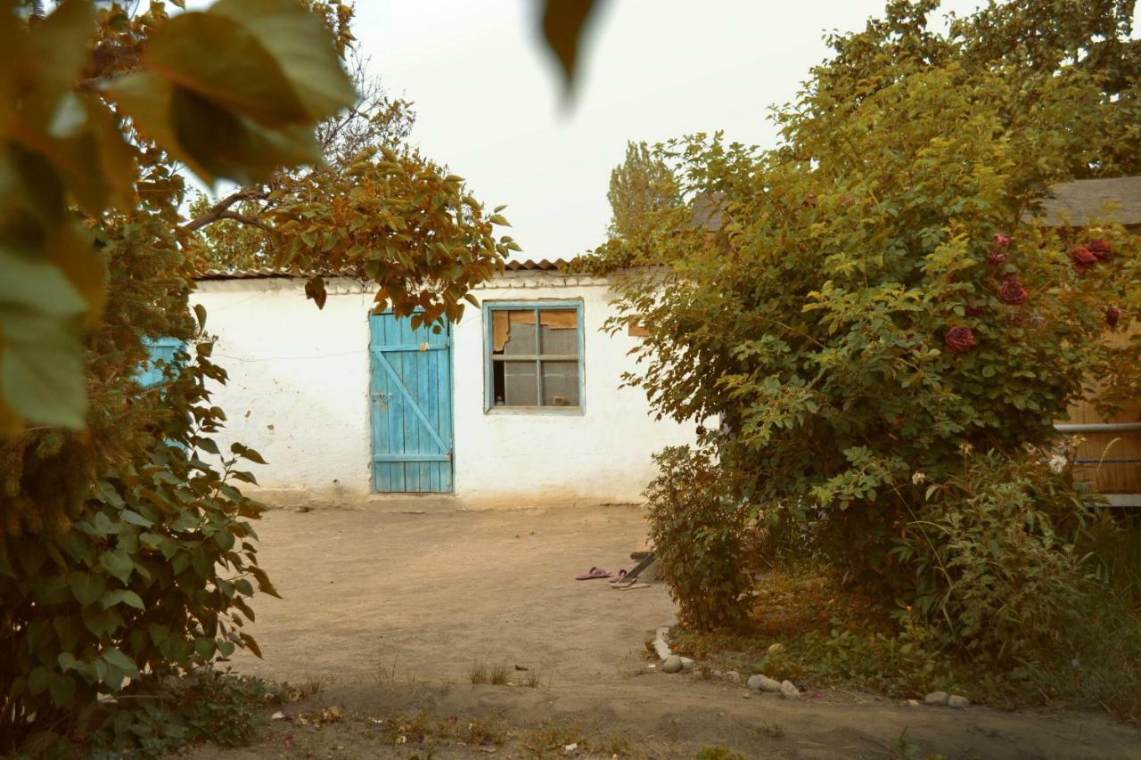Guesthouse Bermet Tong Exterior photo